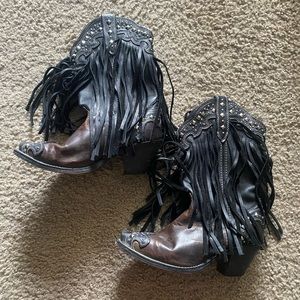 Womens cowboy boots (w/ fringe)